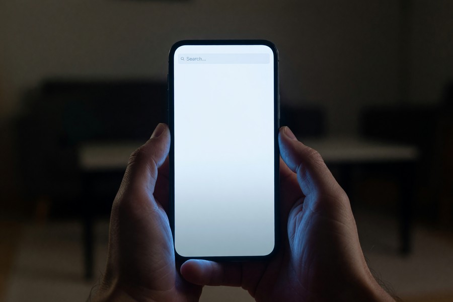 Screenshot showing Messenger chat with missing profile photo and stuck Sent status