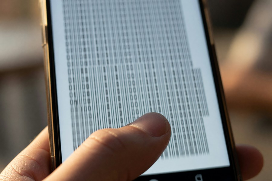 Side-by-side comparison of a weak LinkedIn summary versus a strong keyword-optimized summary