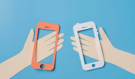 A side-by-side comparison of Apple and Android screen recording for wellness use