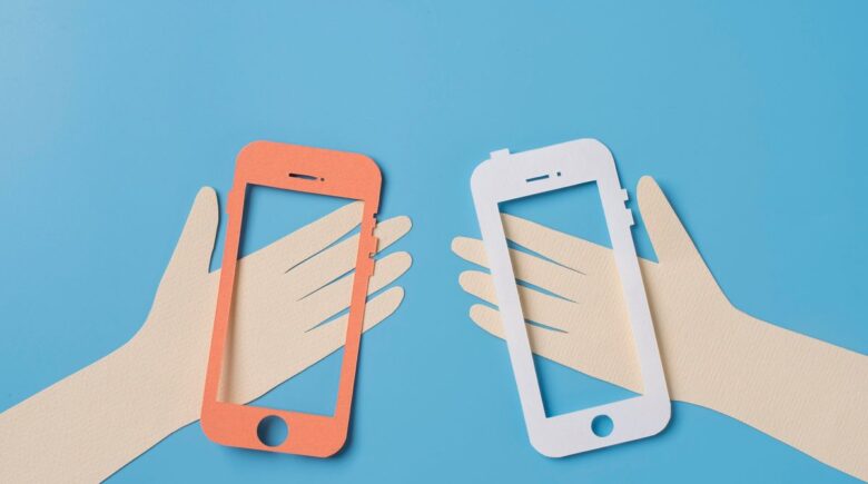 A side-by-side comparison of Apple and Android screen recording for wellness use