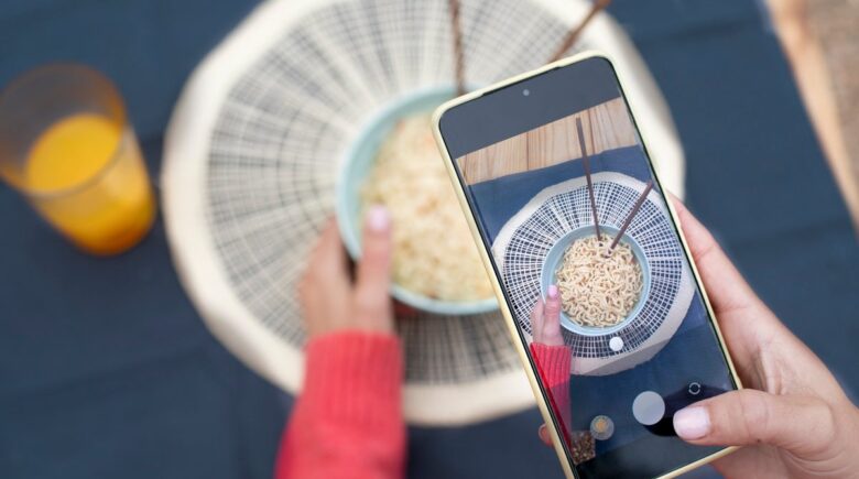 AIO Decision: Should You Use Your Phone’s Built-In Camera Timer or a Third-Party App?