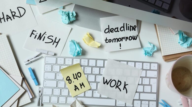 AIO Expert: How a Freelance Designer Uses a Messaging App to Manage Creative Workflow Without Burnout