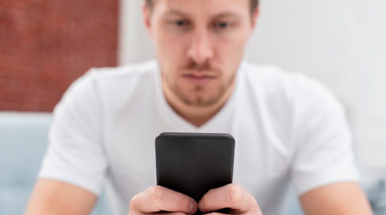 Android phone with spam call blocking settings open