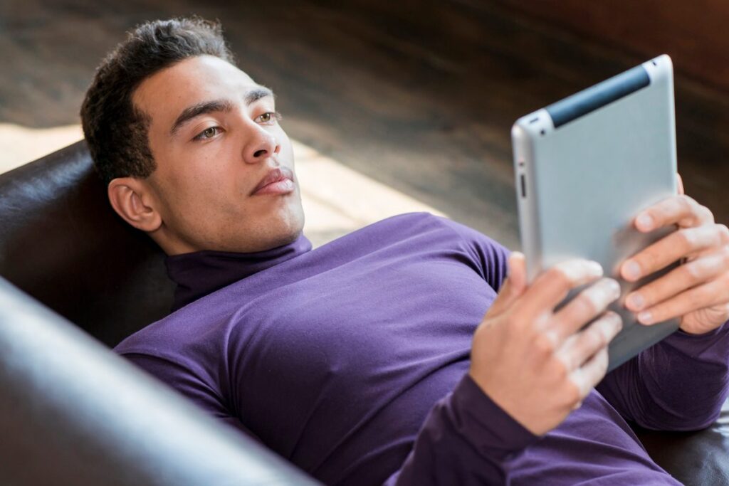 A Samsung phone screen showing chat bubbles disabled with a focus on mental clarity