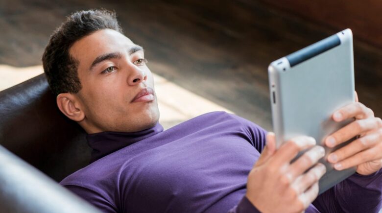 A Samsung phone screen showing chat bubbles disabled with a focus on mental clarity
