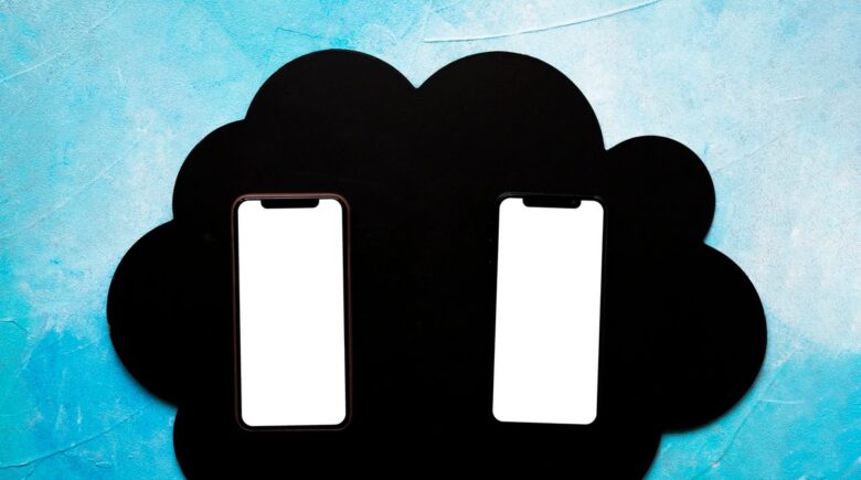 Comparison of note-taking app sync options between iPhone and Android devices