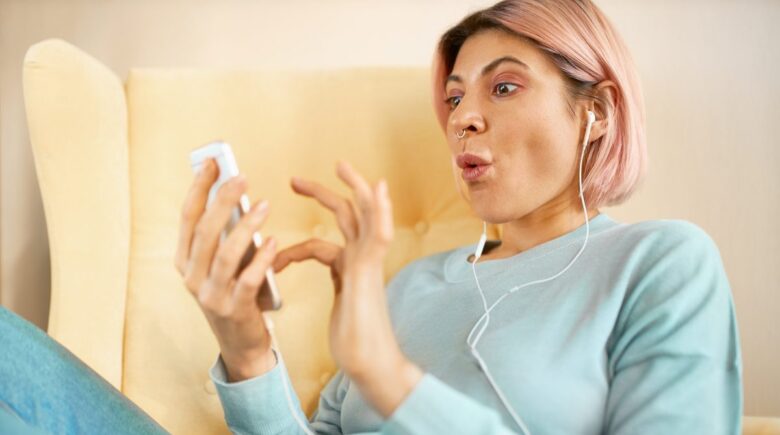 Comparison of iPhone Voice Memos and Android Voice Recorder interfaces showing recording and transcription features