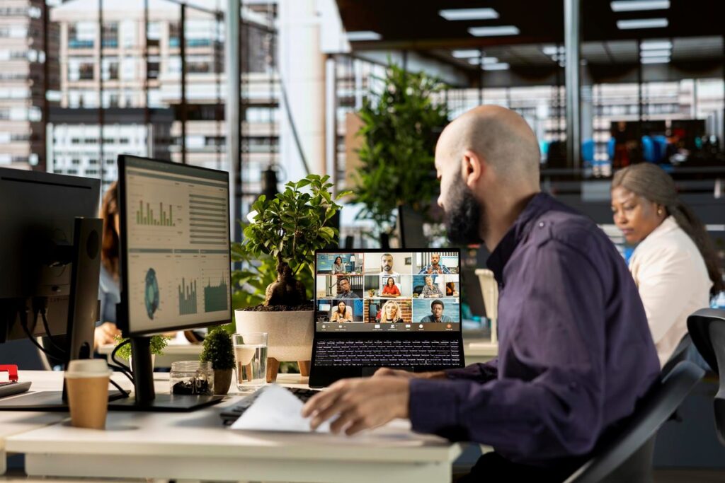 Comparison of Signal and Telegram messaging app security features for remote teams