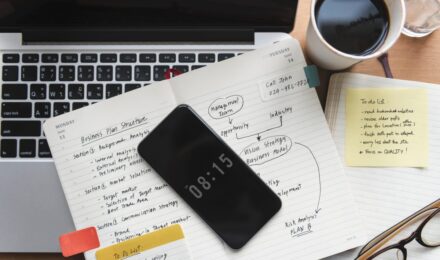 Person using a smartphone to set custom messaging reminders for a wellness routine